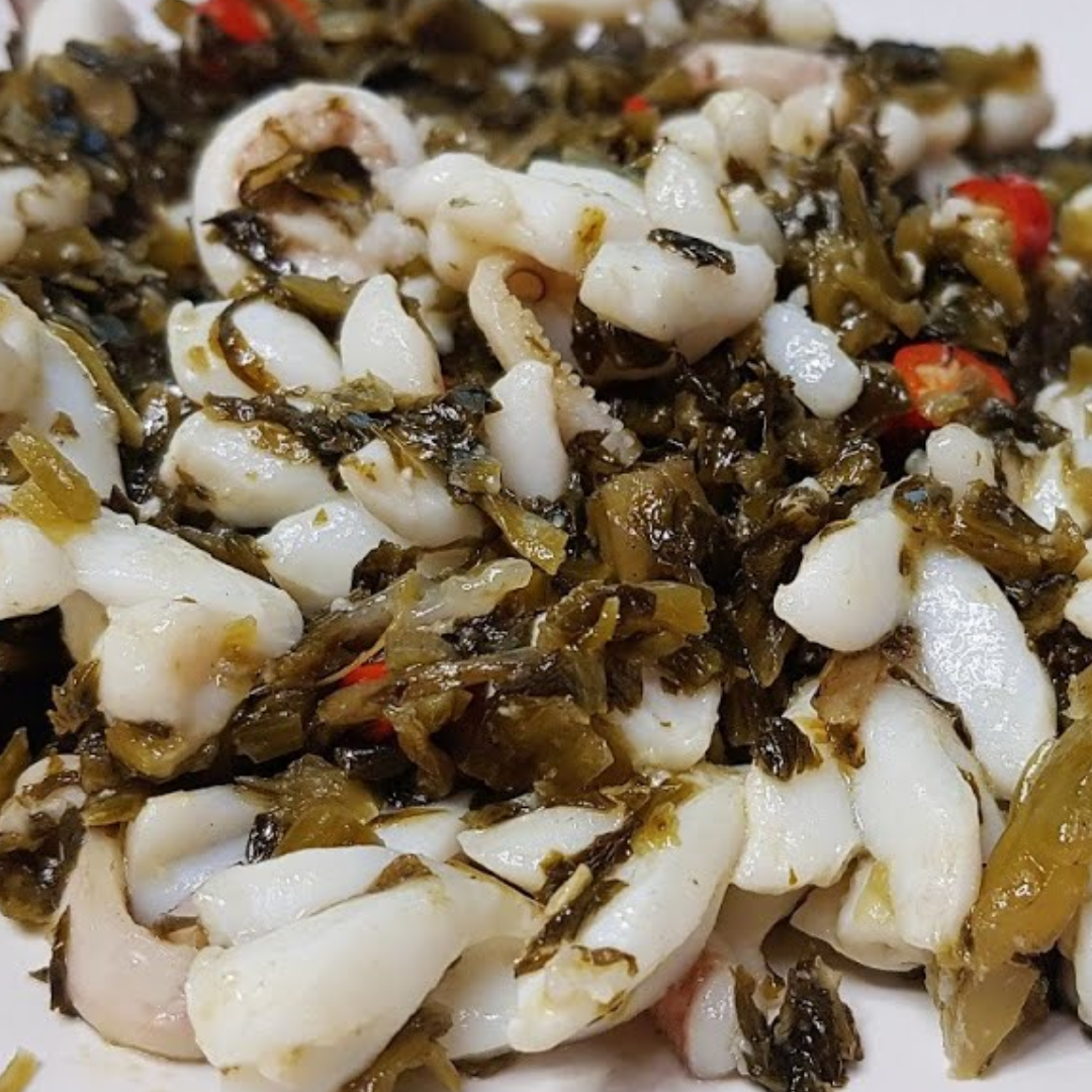 雪菜茭白炒墨鱼 (Squid with Pickled Mustard & Water Bamboo)