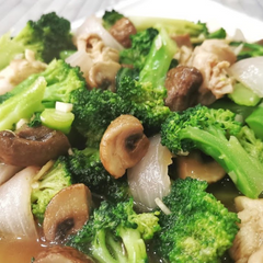 蘑菇西兰花 (Broccoli with Mushrooms)