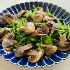 Stir-fried Spinach with Mushrooms