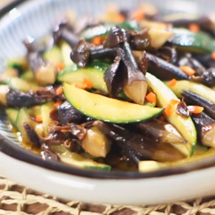 鸡枞菌小炒皇 (Wild Mushroom Stir-fry)