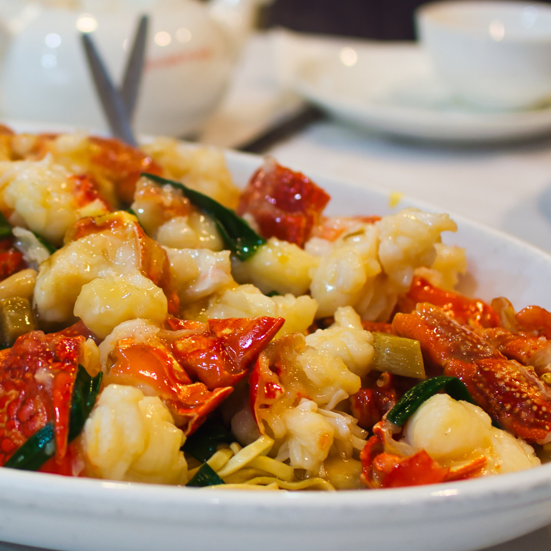 葱姜龙虾配面底 (Scallion Ginger Lobster with Noodles)